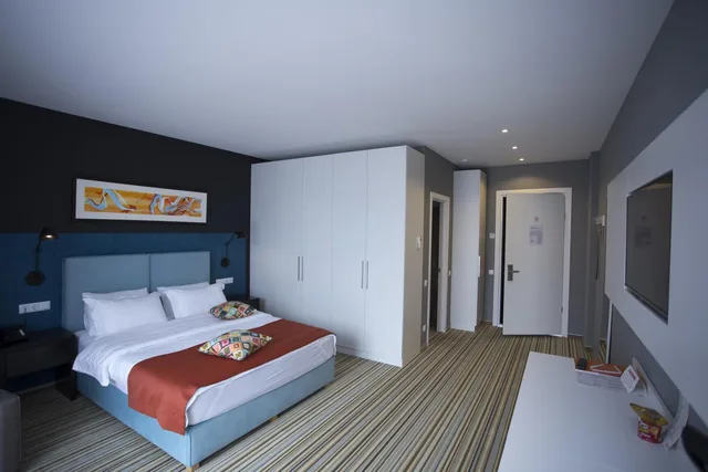 Deluxe Triple Room:، Tangerine Apart Hotel Batumi 1/10