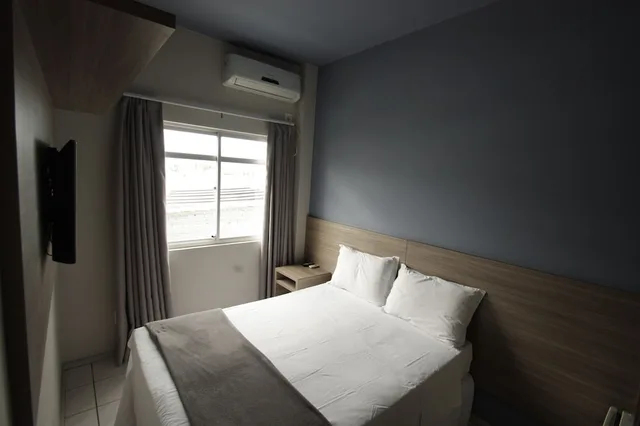 غرفة بسرير مزدوج، KENNEDY SLIM HOTEL 1/6