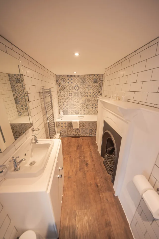 غرفة كومفورت بسرير مزدوج بحوض استحمام، Norfolk Arms Hotel 4/4