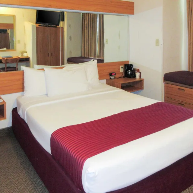 غرفة بسرير كوين، Quality Inn & Suites Robbinsville NC 1/4