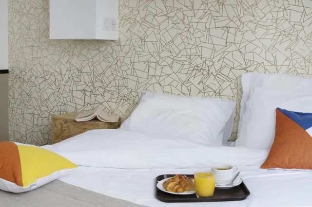 Room, Double Bed, Hotel Izzy By Happyculture 6/10