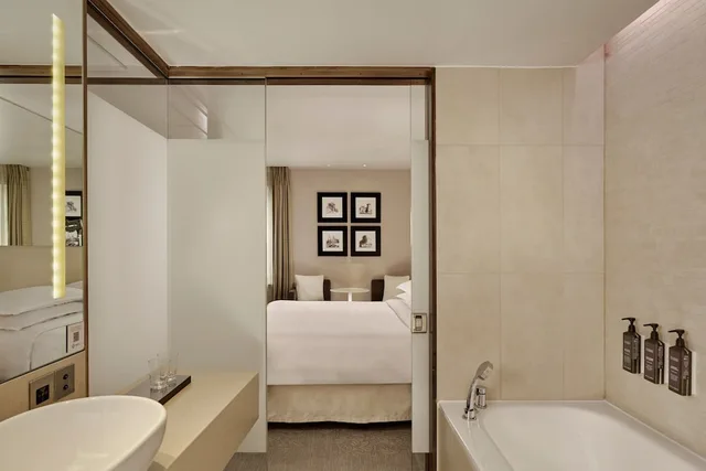 غرفة كلوب بسريرين منفصلين بإطلالة، Sheraton Grand Hotel And Spa 5/7