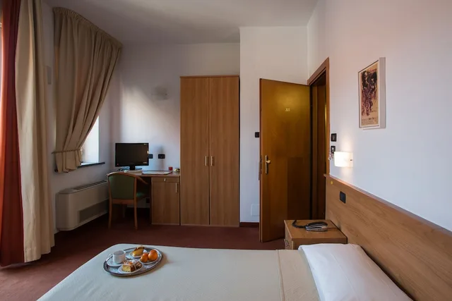 غرفة قياسية مفردة بسرير مزدوج، Hotel Lux 8/10