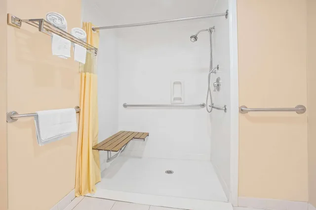 غرفة بسرير كينج لذوي الإعاقة، Days Inn by Wyndham Ruston LA 9/10