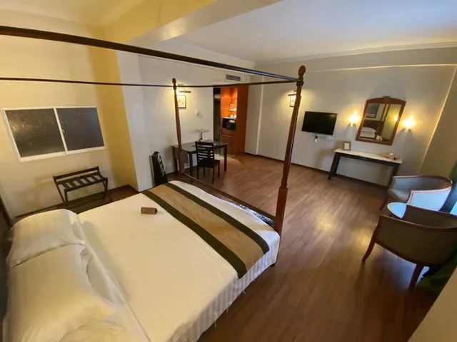 جناح بسرير كينج بجاكوزي، Hotel Maluri 1/1