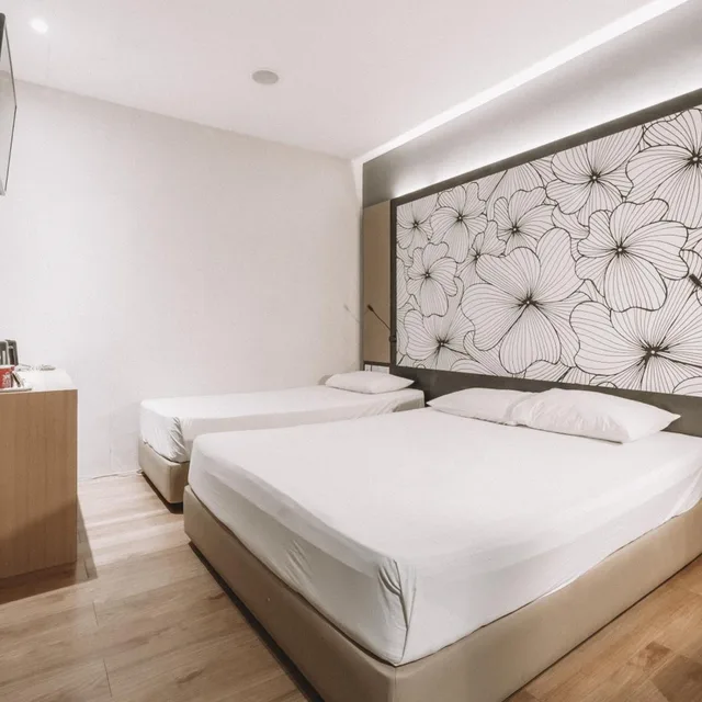 غرفة عائلية، REGIN HOTEL 1/2