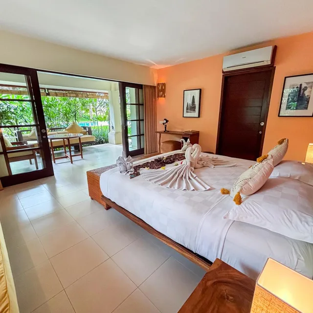 غرفة قياسية بسرير كينج بإطلالة على المسبح، Villa Sabandari 1/9