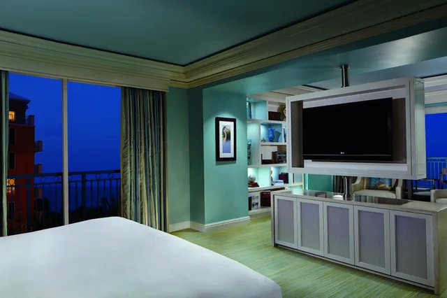 Club, Suite, King Bed, Ocean Front, Sofa, The Ritz Carlton Key Biscayne 4/10