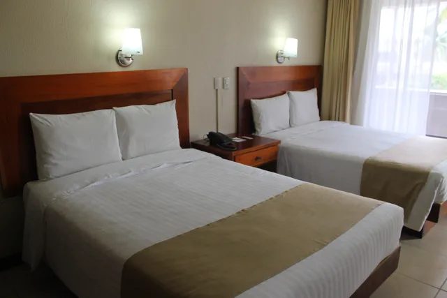 Standard, Double Bed, San Antonio Tampico 1/4