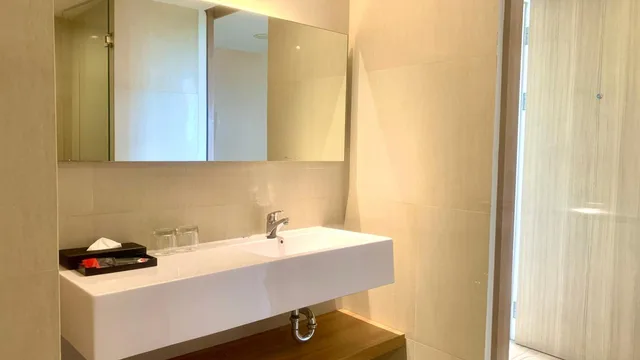 غرفة كبيرة بسريرين منفصلين، Grand Zuri Kuta Bali 8/8