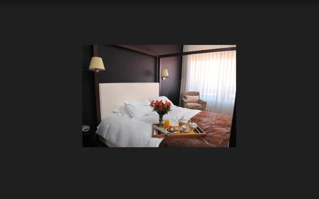 جناح، Regency Park Hotel 1/4