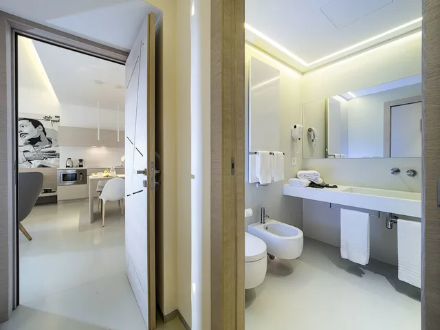 Superior, Queen Bed, DUOMO SUITES & SPA 6/6