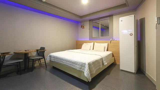 غرفة اقتصادية بسرير مزدوج، Color M Motel 4/6