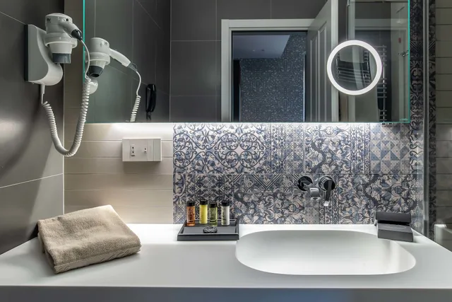 غرفة مفردة بسرير كوين، Albergo Etico Roma 9/9