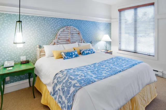 غرفة بسريرين كينج بغرفتي نوم مع أريكة، Hilton Grand Vacations Club Tremblant Canada 3/7