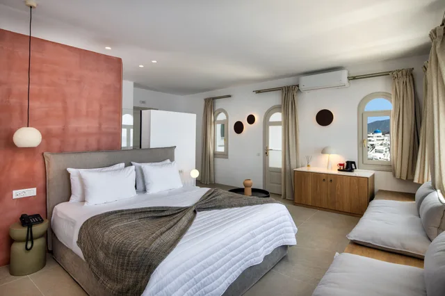 Honeymoon, Suite, Queen Bed, Volcano View, Bathtub، Ira Hotel Spa 1/3