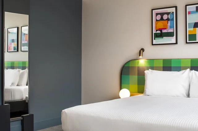 غرفة قياسية بسرير كينج لذوي الإعاقة، HOLIDAY INN WERRIBEE 4/8