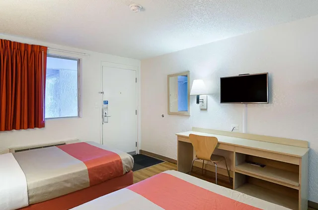 غرفة رباعية لذوي الإعاقة، Motel6 Denver, CO – Downtown 5/10