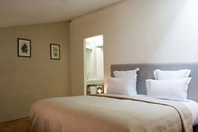 غرفة سوبيريور بسرير كوين، HOTEL DE LA VILLEON 9/10