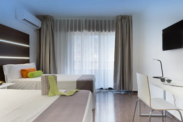 غرفة بشرفة مفردة بسرير مزدوج، Roisa Hostal Boutique 1/10
