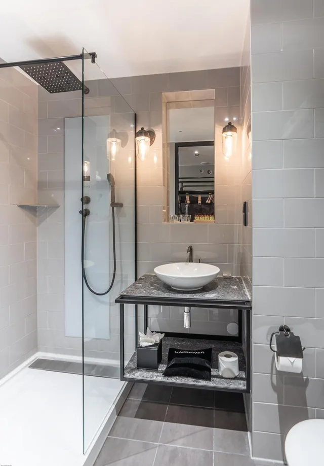 غرفة سوبيريور بسرير كوين بإطلالة، Four Elements Hotel Amsterdam 2/3
