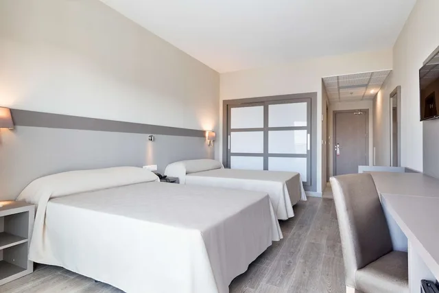 Standard, Single, 2 Double Beds، Best Costa Ballena 1/4