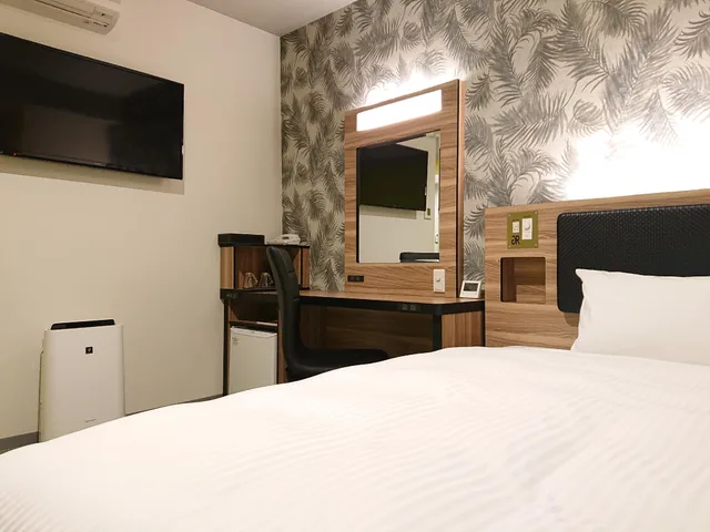 غرفة مفردة بسرير مزدوج للمدخنين، Green Rich Hotel Okinawa Nago 1/3