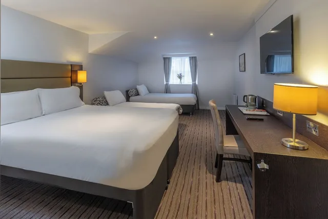 غرفة عائلية بسرير مزدوج مع أريكة، Best Western Leicester Oadby 1/4