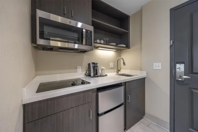 غرفة قياسية بسريرين كوين بمطبخ، Best Western Plus Executive Residency Jackson Northeast 7/10