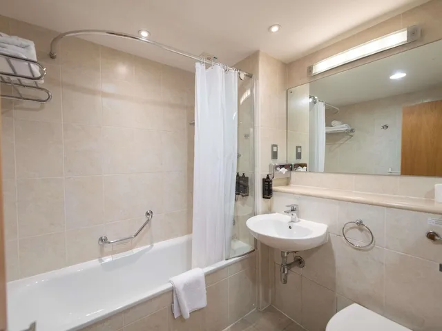 غرفة قياسية بسرير مزدوج، Mercure Barnsley Tankersley Manor Hotel 7/9