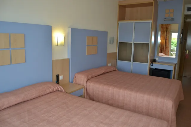 Standard Triple, Caprici Beach Hotel & Spa 3/6