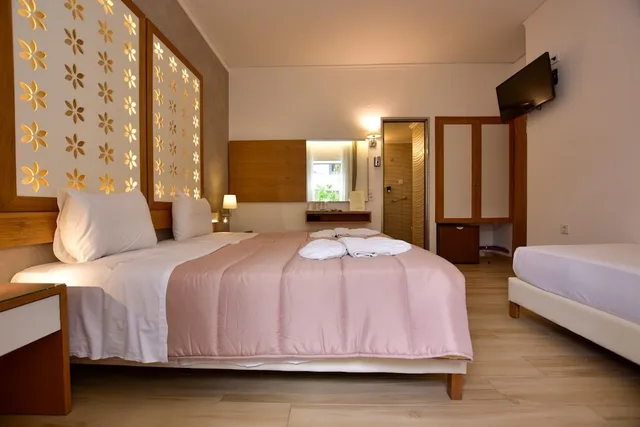 غرفة سوبيريور ثلاثية، Aghas Hotel 1/3