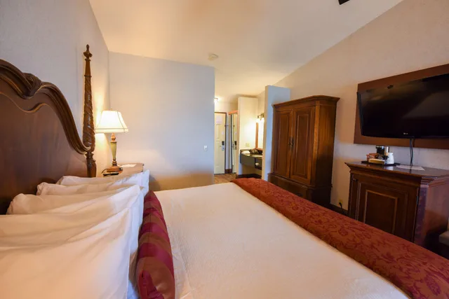 غرفة بسرير كينج، Best Western Plus Dockside Waterfront Inn 1/6