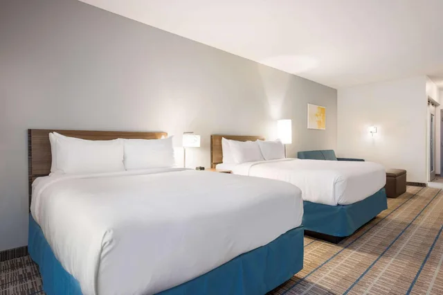 جناح بسريرين كوين بمطبخ صغير، MainStay Suites Gaylord 1/3