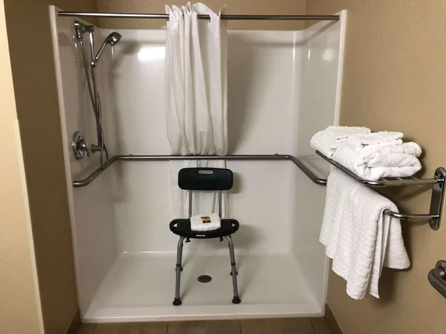 غرفة بسرير كينج لذوي الإعاقة، Best Western Plus Mid Nebraska Inn & Suites 9/9