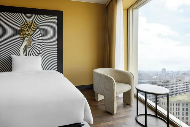 غرفة رباعية بسريرين مزدوجين، RENAISSANCE ZURICH TOWER HOTEL 1/3