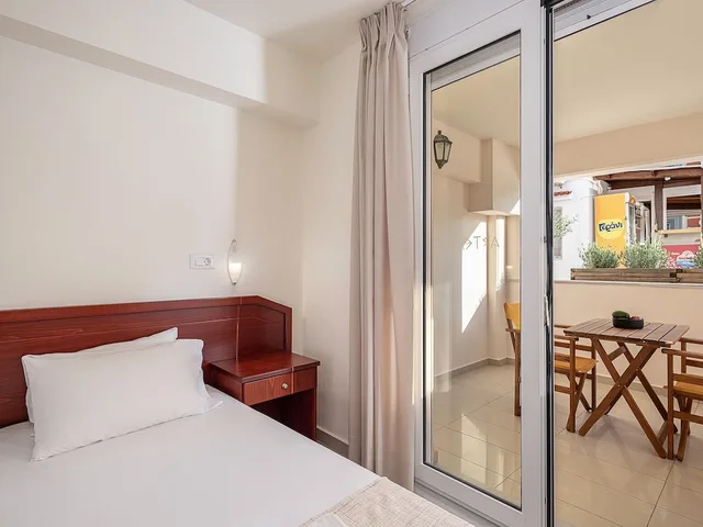 استوديو اقتصادي بسريرين منفصلين، Artemis Hotel Apartments 4/7