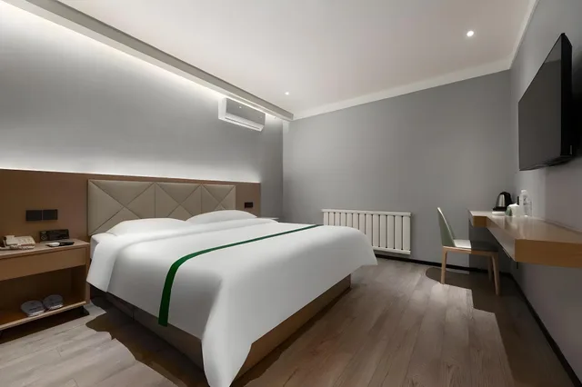 غرفة بسرير كينج وسرير كوين، GreenTree Inn Tianjin Beiyang Bridge Hotel 1/2