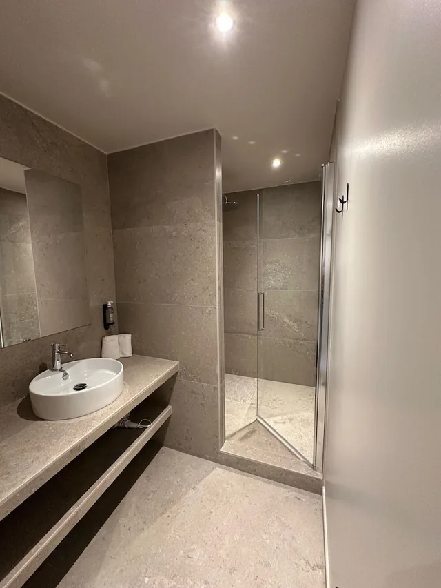 جناح بسرير كينج مع أريكة، Hotel Medieval 5/5