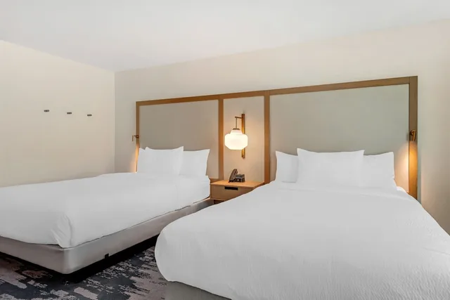 غرفة بسريرين كوين مع أريكة، Fairfield Inn & Suites North Conway 2/7
