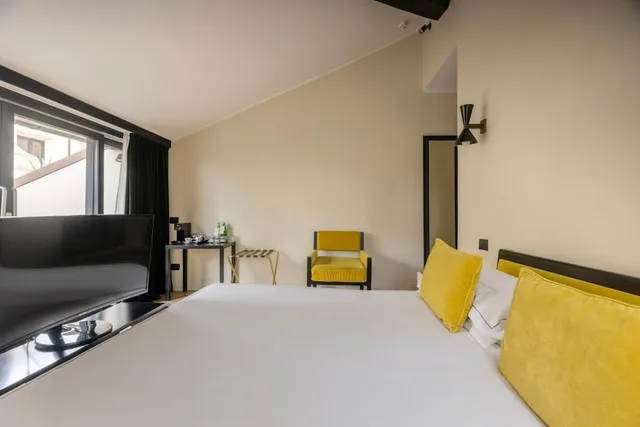 غرفة سوبيريور بسرير كينج بإطلالة على المدينة بشرفة، Roma Luxus Hotel 2/9