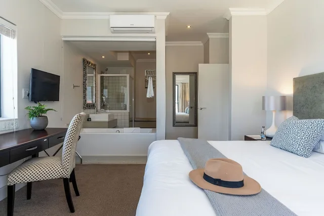 Village Room Harbour Square، Harbour House Hotel 4/6