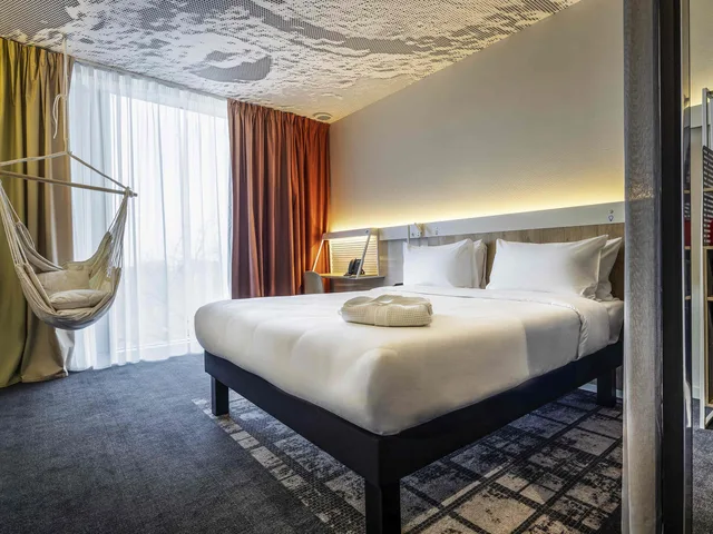 غرفة بريميوم بسرير كوين، ibis Almaty Jetisu 1/7