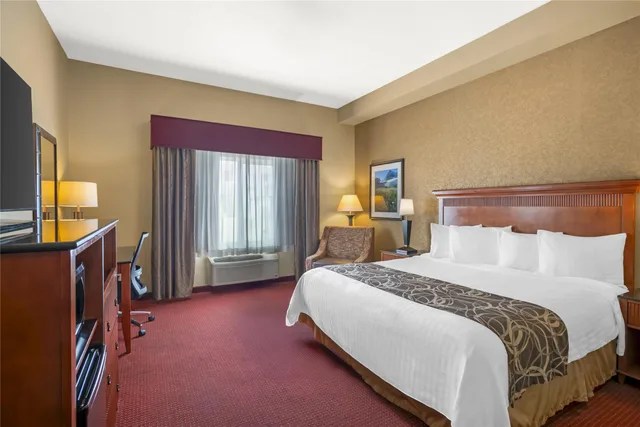 غرفة بسرير كينج لذوي الإعاقة، Best Western Plus Canyon Pines 1/4