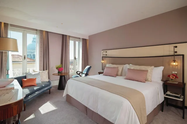 غرفة بسرير مزدوج بإطلالة، The St. Regis Venice 3/6