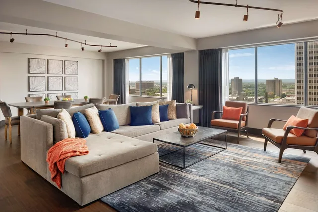 Vip, Suite, 2 Double Beds، Hyatt Regency Louisville 4/7