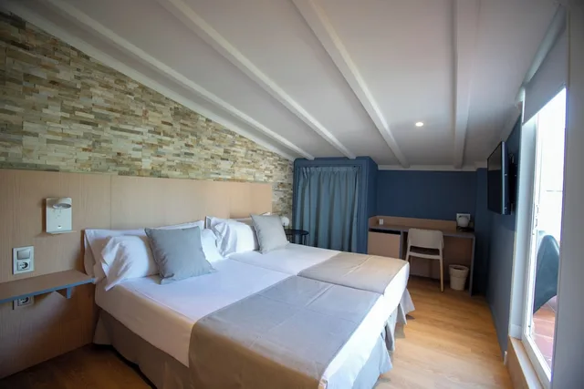 غرفة بسرير مزدوج أو سريرين منفصلين بشرفة، Hotel Olympia Consul Del Mar 1/10