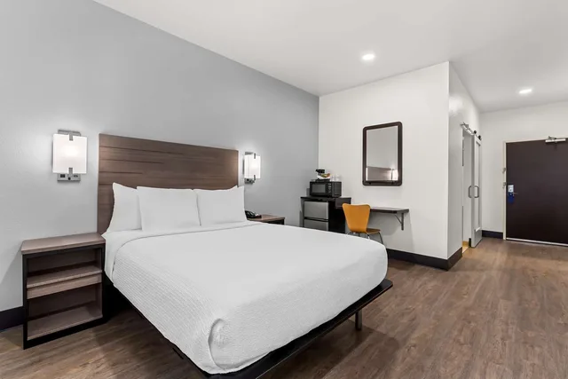 غرفة بسرير كوين بحوض استحمام لذوي الإعاقة، SureStay by Best Western Livingston Merced County 2/5