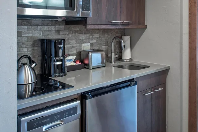 Residence, Suite, King Bed, Sofa، The Grand Colorado on Peak 8 3/3