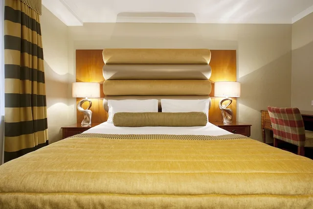 غرفة كلاسيكية، Carlton George Hotel 2/5